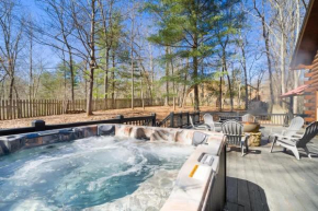 Spacious luxury Lake Blue Ridge forest cabin an spa